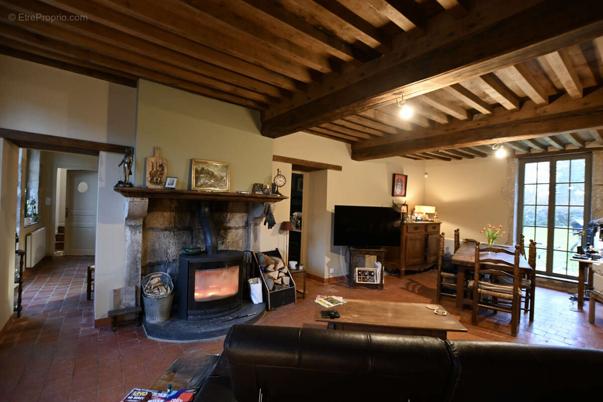 Maison à DUN-LES-PLACES