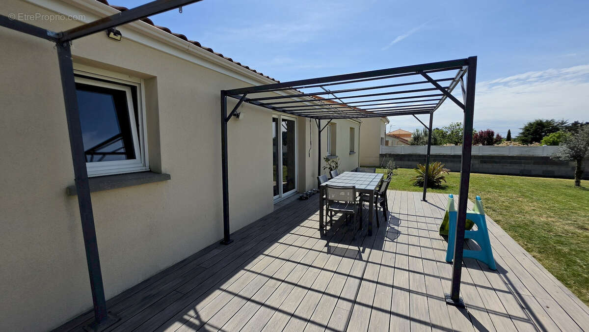 Maison à CERNUSSON