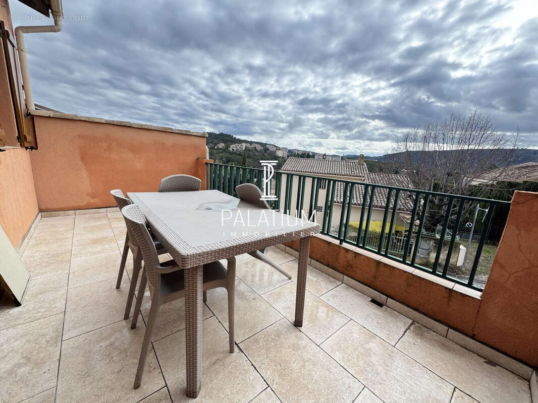 Appartement à GREOUX-LES-BAINS