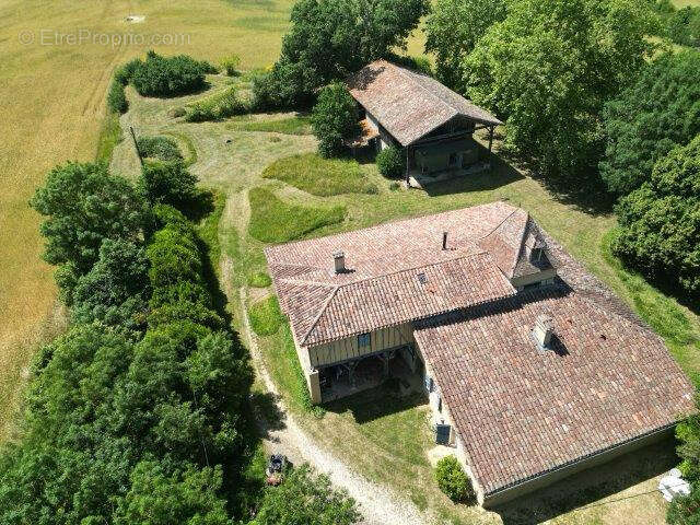 Maison gasconne avec pigeonnier et ses dépendances sur + de 6000 m2 - photo 39