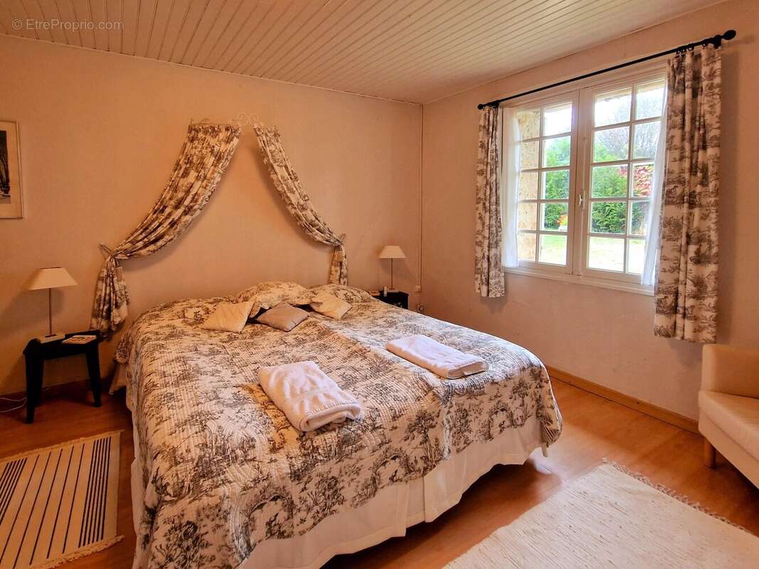 Superbe domaine de campagne avec trois habitations, piscine et court de tennis à seulement vingt minutes de Saint-Émilion - photo 16