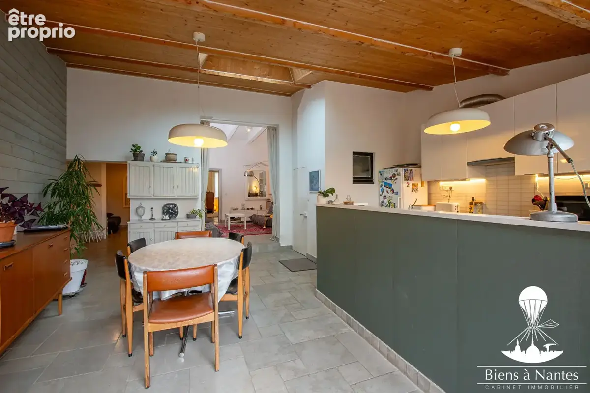 A VENDRE MAISON de VILLE 8 pièces Le Loroux Bottereau 182 m2 - photo 4