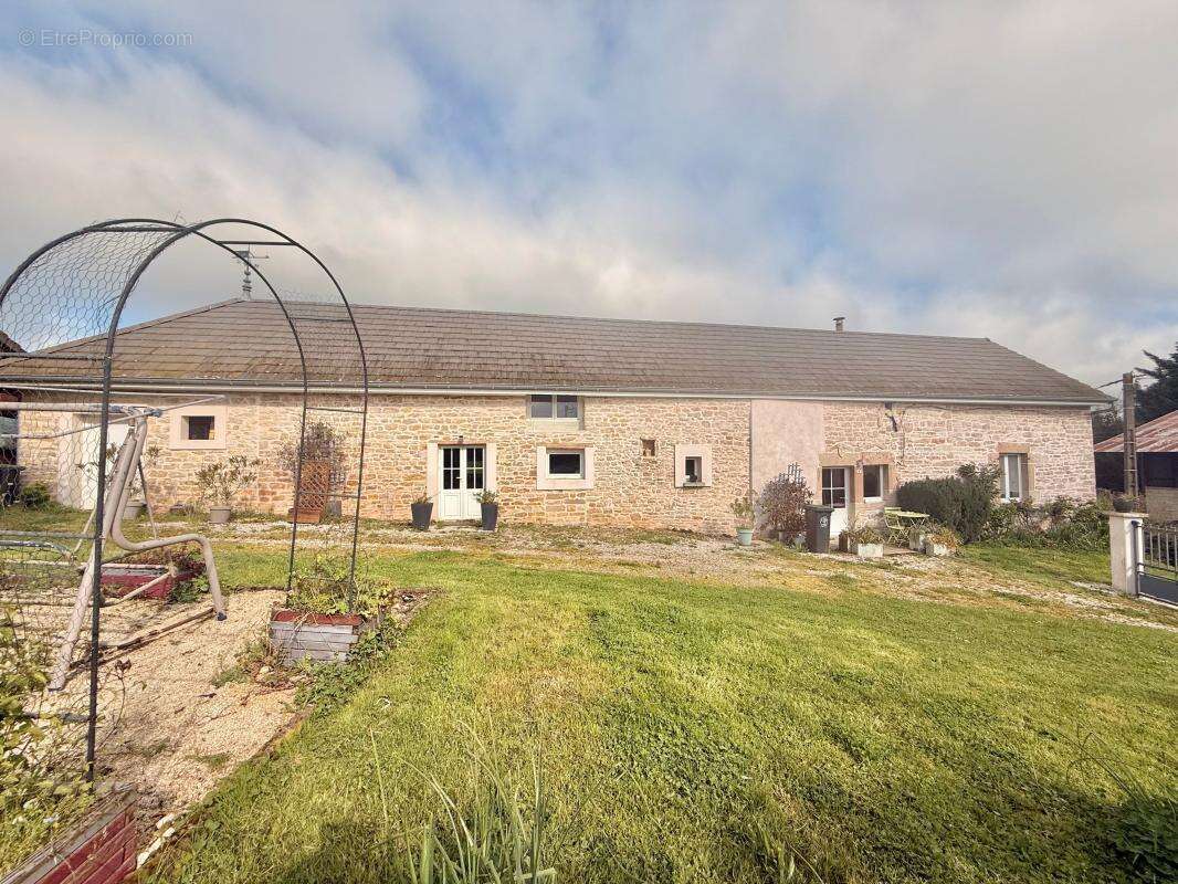 Maison à FLAGEY-LES-AUXONNE