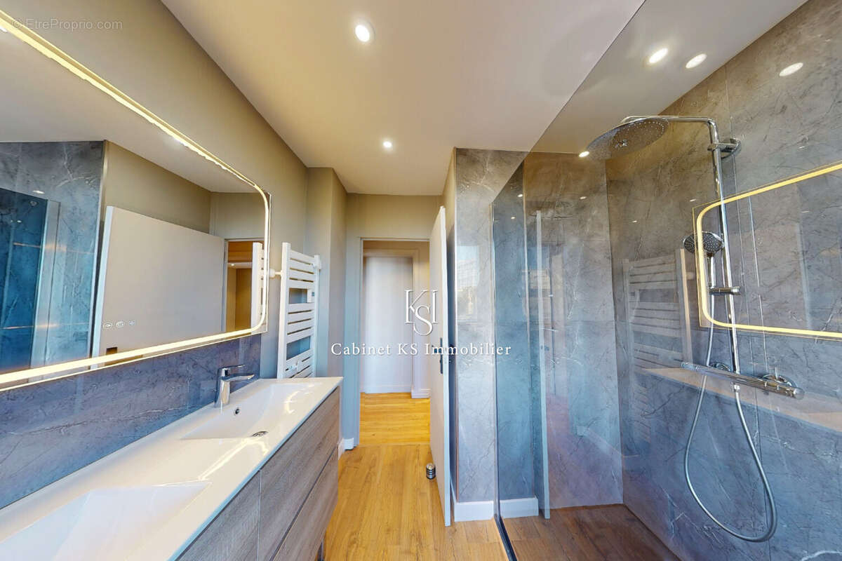 Appartement 69 m² à Lorient  - photo 9