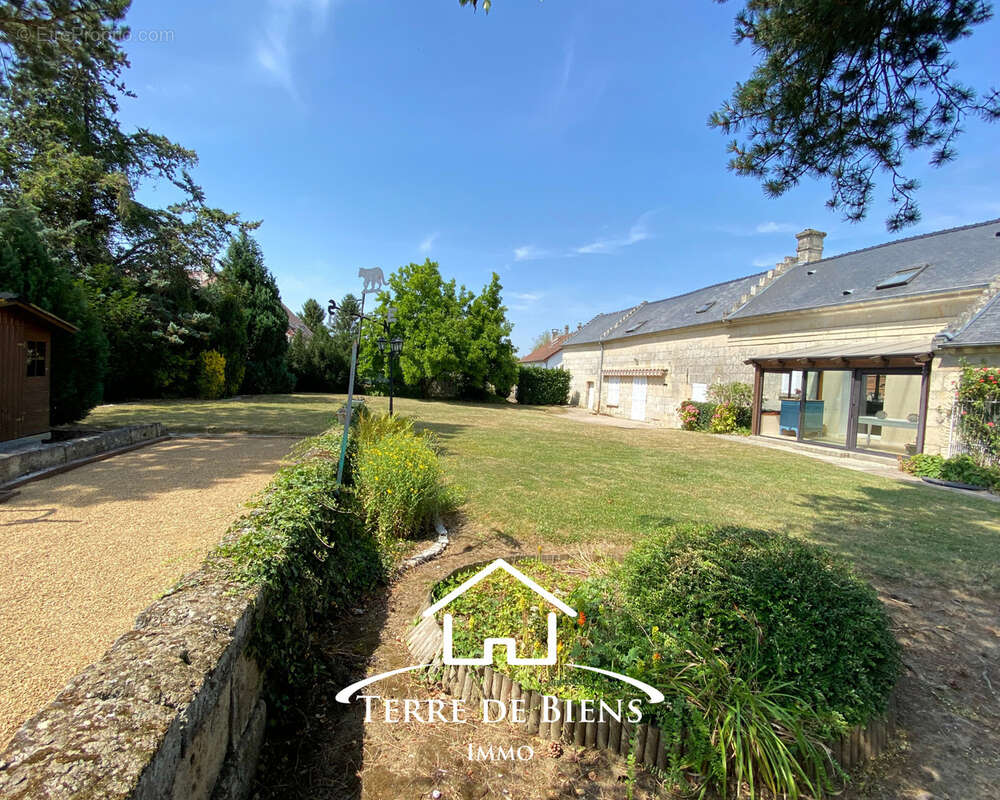 A découvrir uniquement chez Terre de Biens: Longère rénovée   162 m2   5 chambres   Secteur recherché à 10 min - photo 2