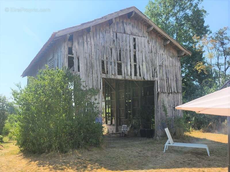Belle longère avec dépendances - 6 pièces -  BEAUMONTOIS EN PERIGORD (24) - photo 9