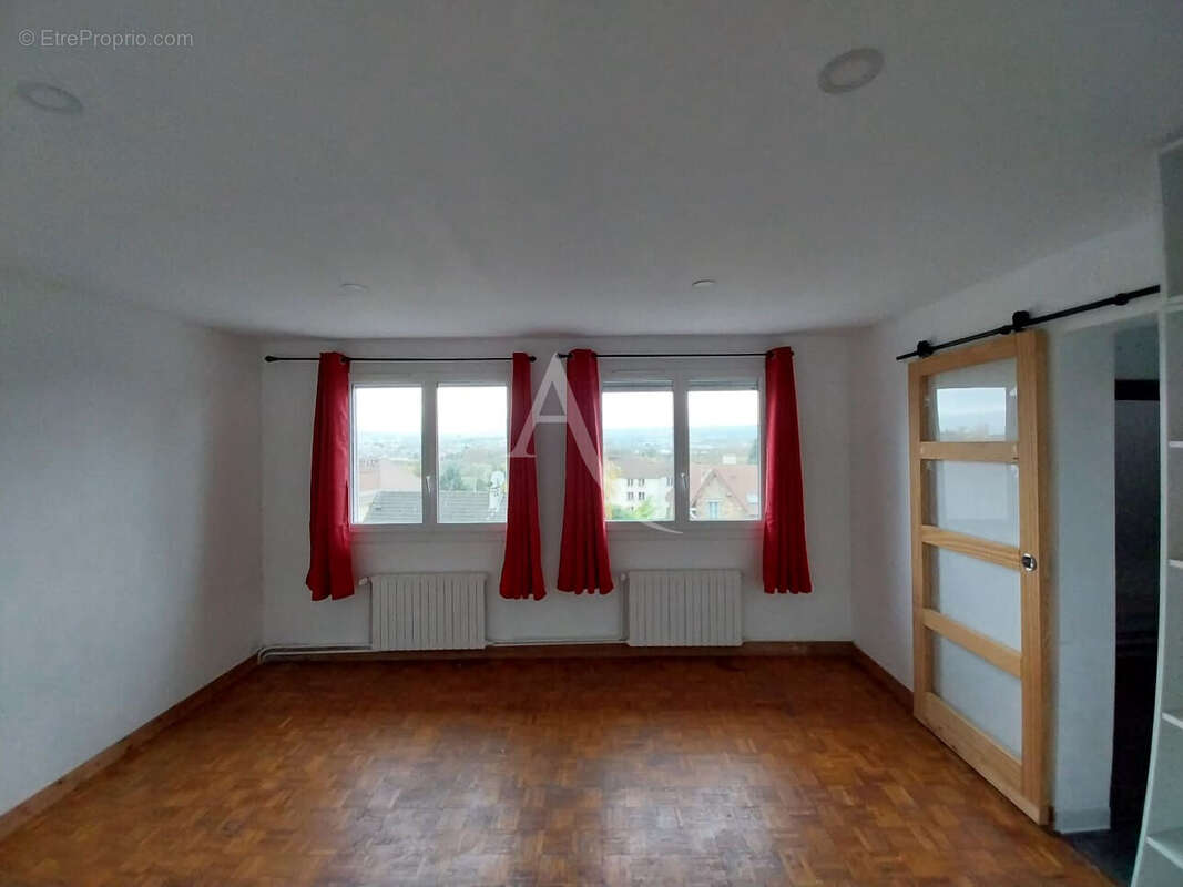 Maison à MEZY-SUR-SEINE