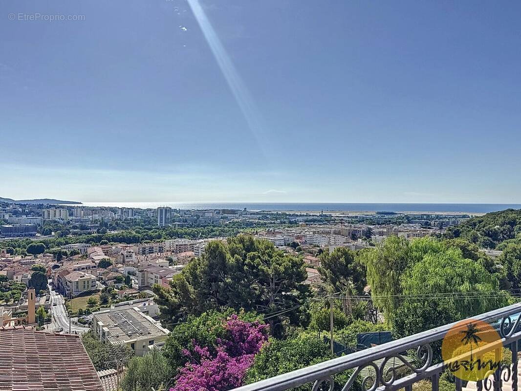 Saint-Laurent-Du-Var, Villa 8 pièces avec piscine - photo 3