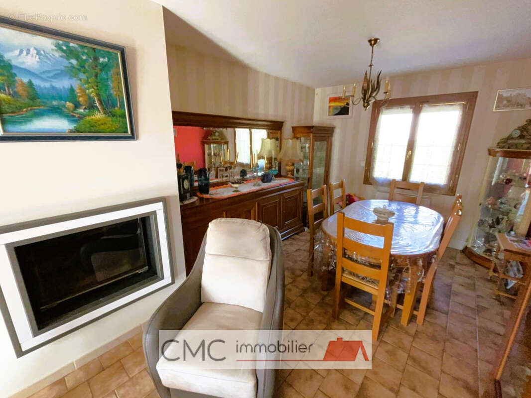 Maison à MORANCEZ
