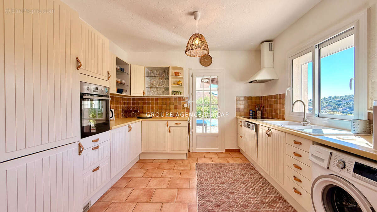 Maison à LES ISSAMBRES