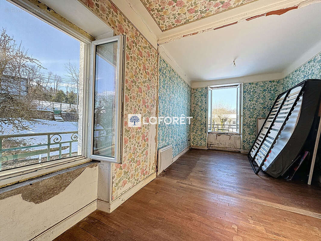 Maison à MONTPEYROUX