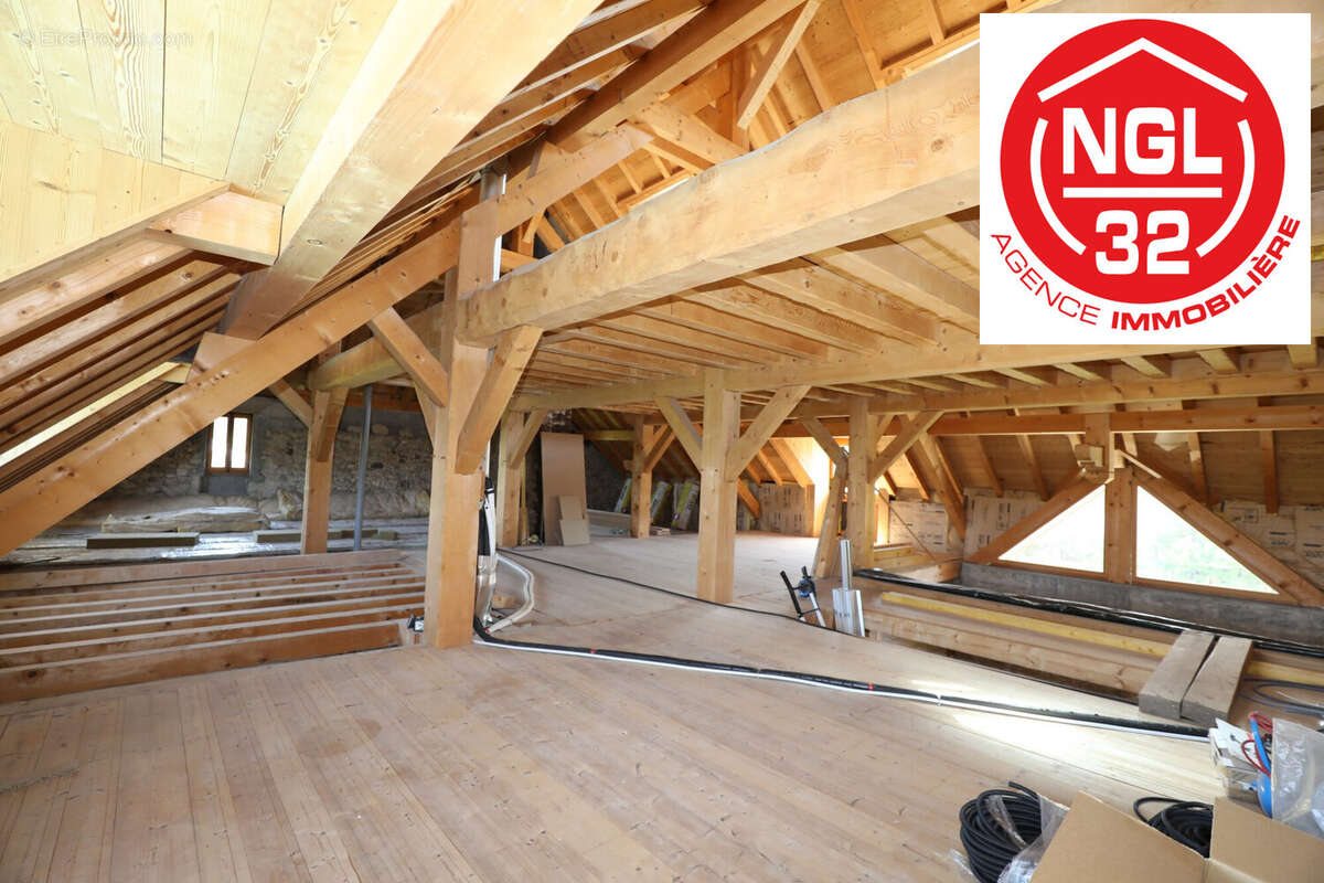 Maison 250 m² à Choisy  - photo 2