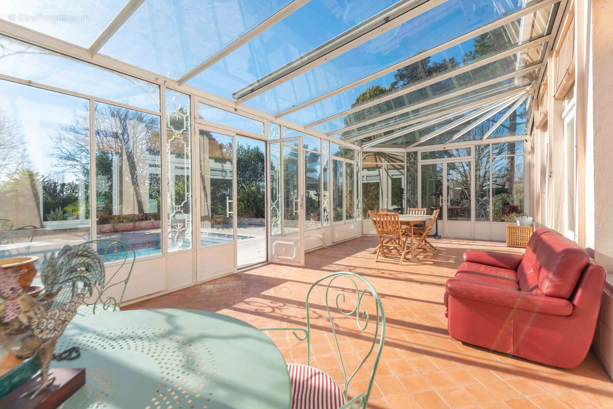 Propriete en pierre - 310 m2 - 4/5 ch - maison d'amis de 50 m2 - parc de 2386 m2 - photo 15