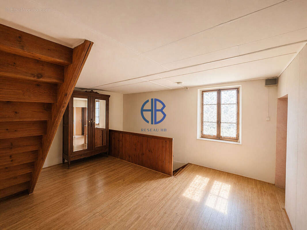 Maison à LA TOUR-DU-PIN