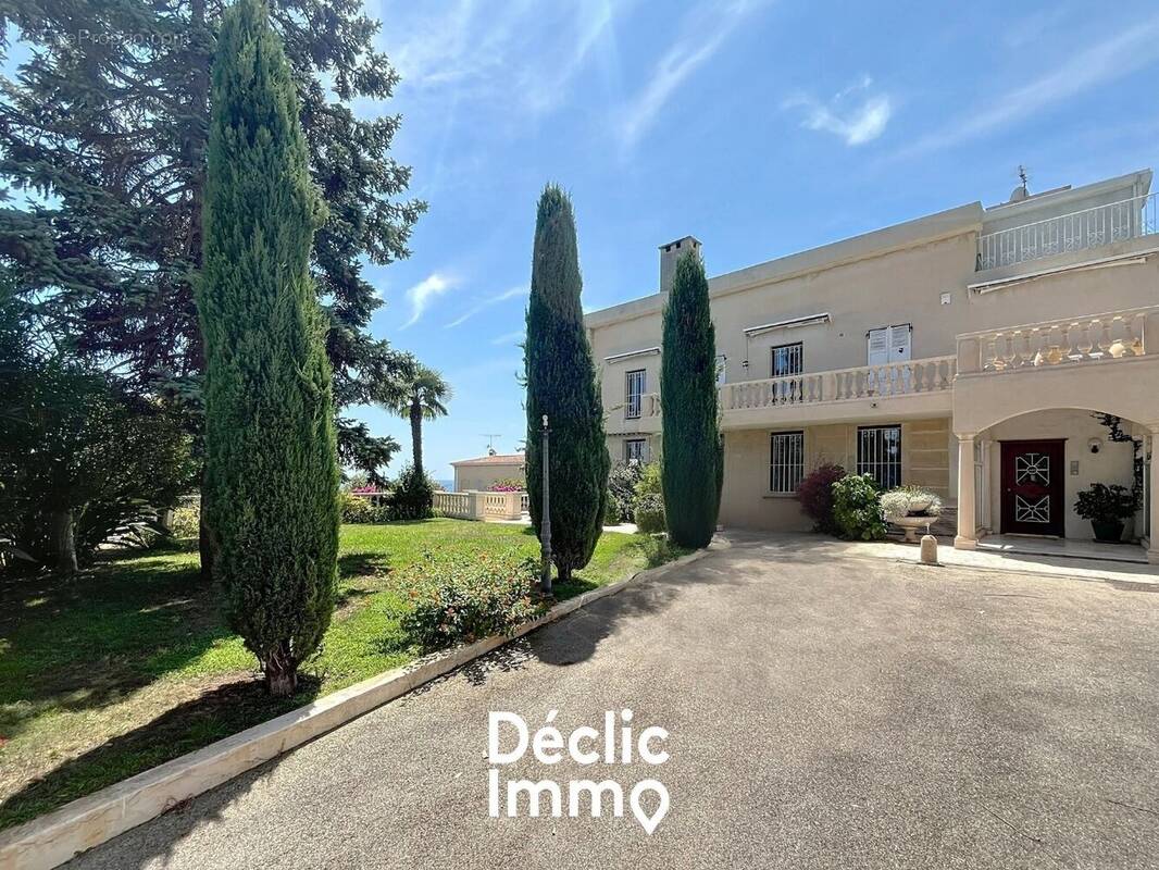 Appartement à VALLAURIS