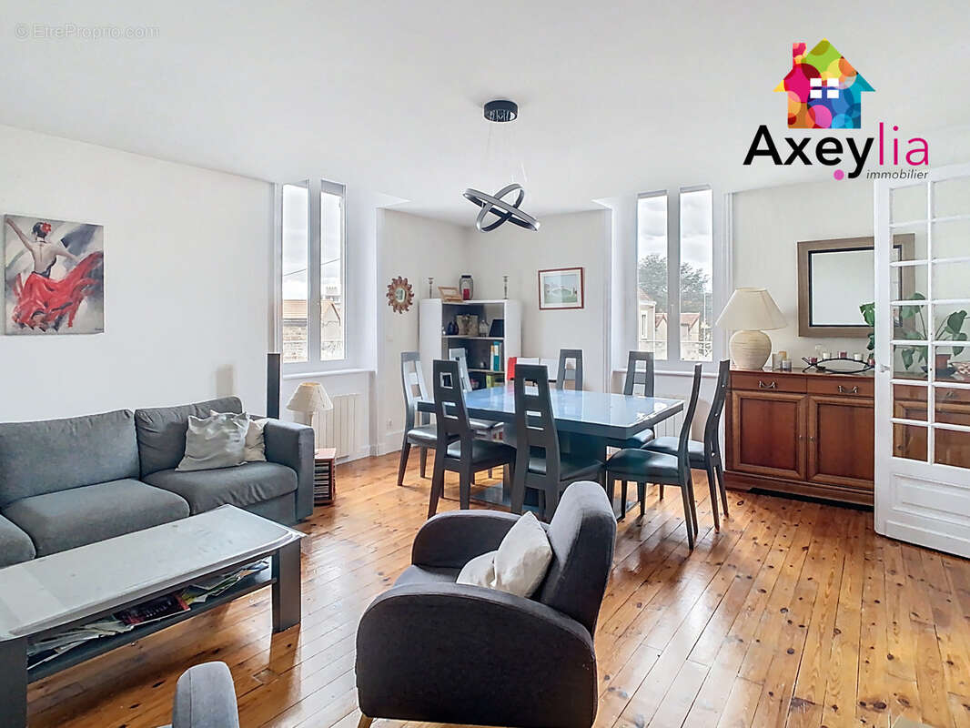 Appartement à LE COTEAU