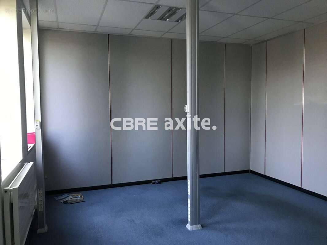 Commerce 629 m² à Archamps  - photo 2