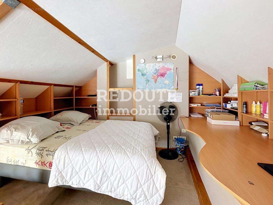 REIMS - À VENDRE - Avenue de LAON - Appartement duplex - photo 17