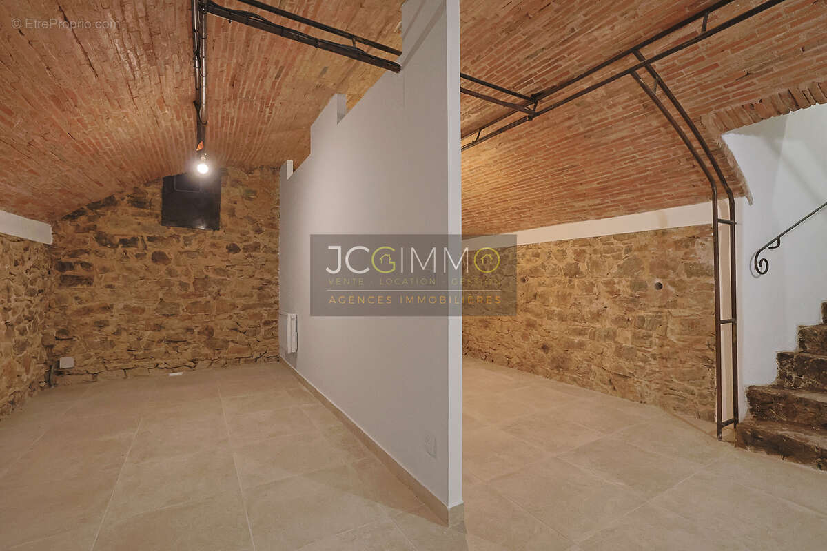 Appartement à CUERS