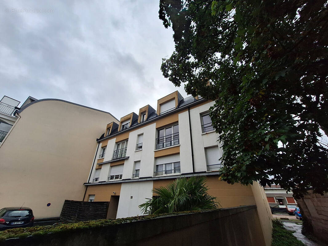 Appartement à LE PLESSIS-BOUCHARD