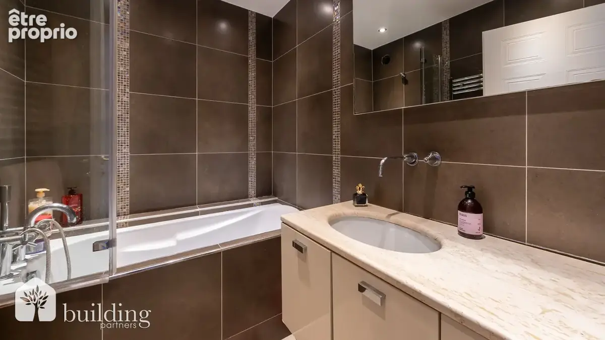 Levallois-Perret Greffulhe - Appartement familial 5 pièces avec terrasse et balcon de 120 m² - photo 8