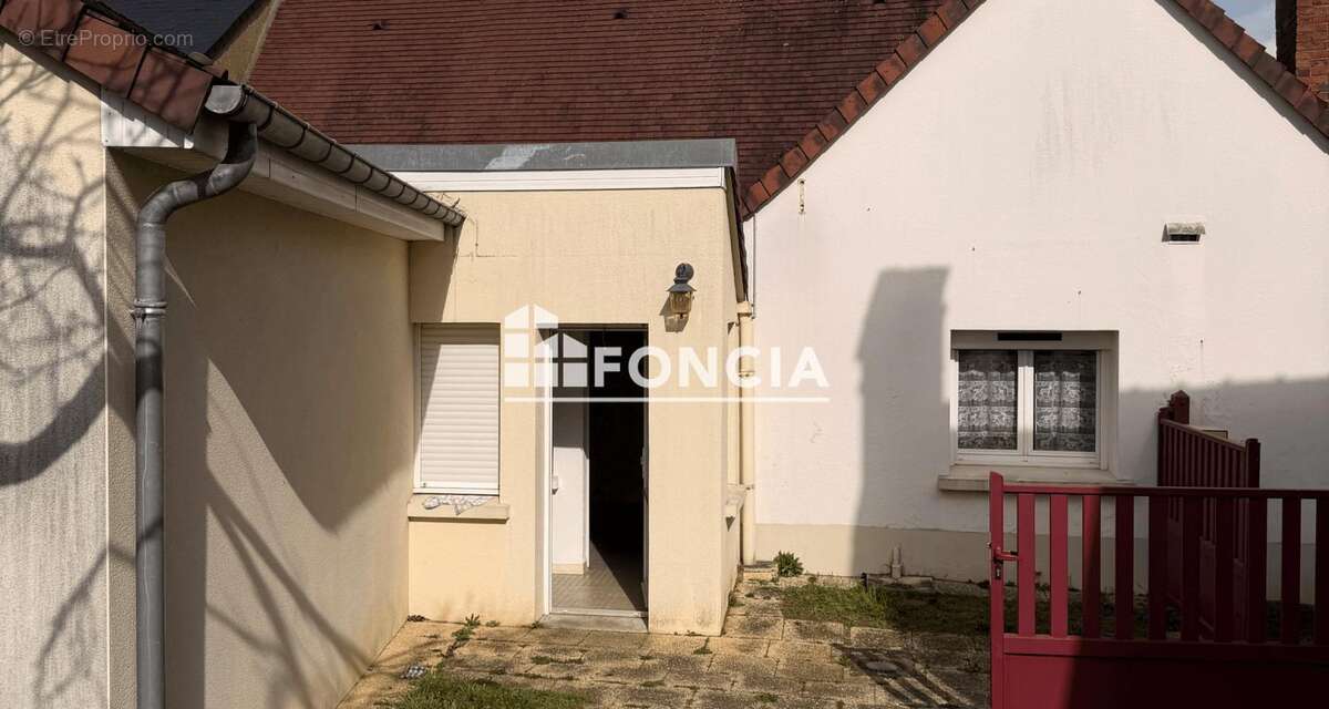 Maison à LE LUART