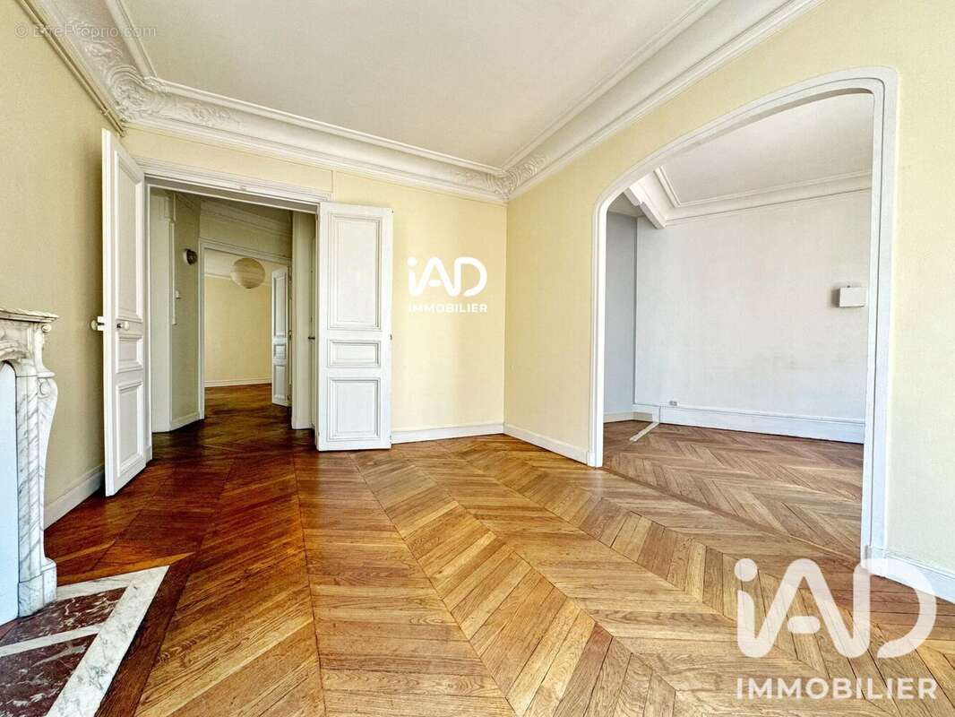 Appartement 76 m² à Paris-10e  - photo 6