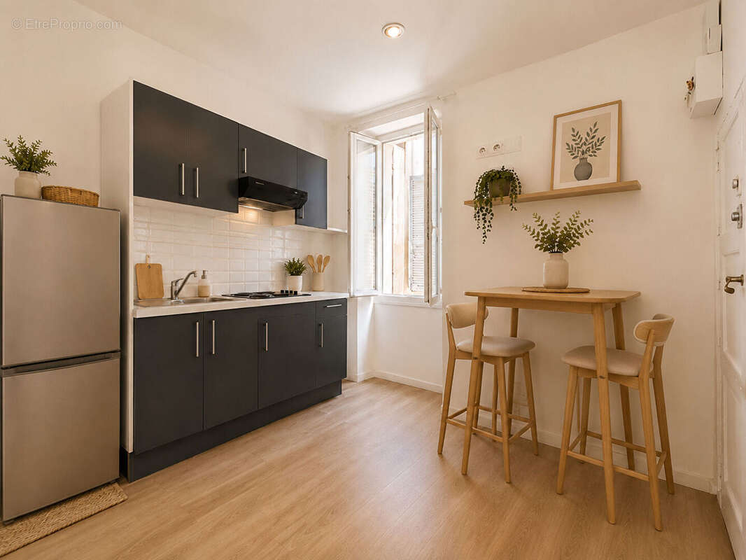 Appartement à MARSEILLE-5E