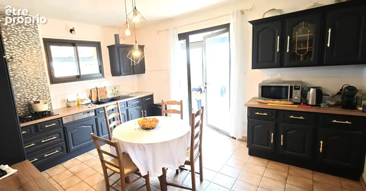 Maison de plain-pied sur terrasse & véranda de 45 m² - Vue dégagée sur terrain clos de 3 800 m² - photo 5