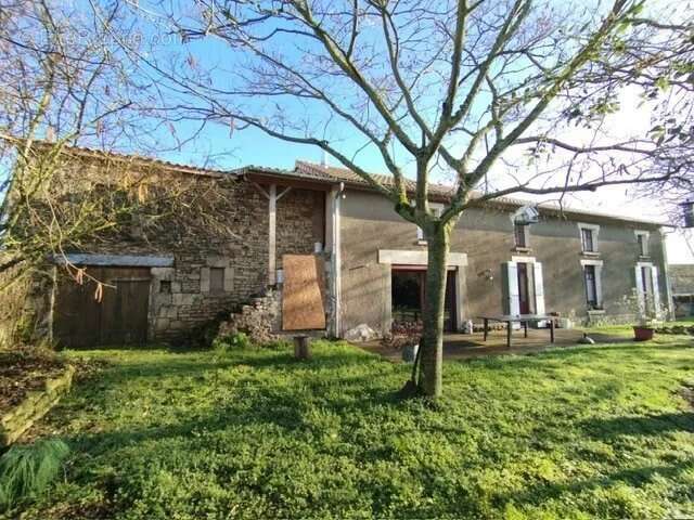 Maison à BRION-PRES-THOUET