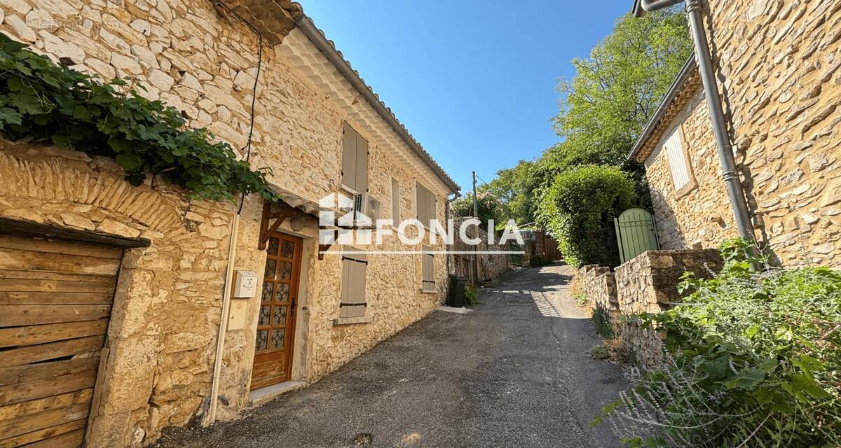 Maison à SAINT-VICTOR-LA-COSTE
