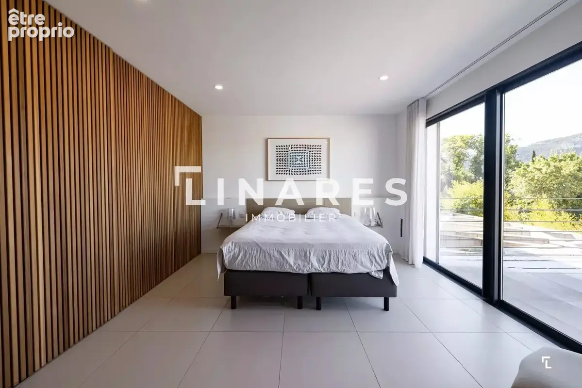 LA PRESTIGIEUSE - Villa T5 de 310m² - Piscines intérieure et extérieure - Salle de sport  - Cuisine d'été - Jardin 990m² - 13420 - photo 12