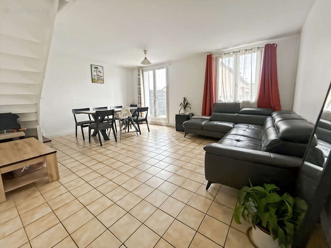 Maison à COURDIMANCHE