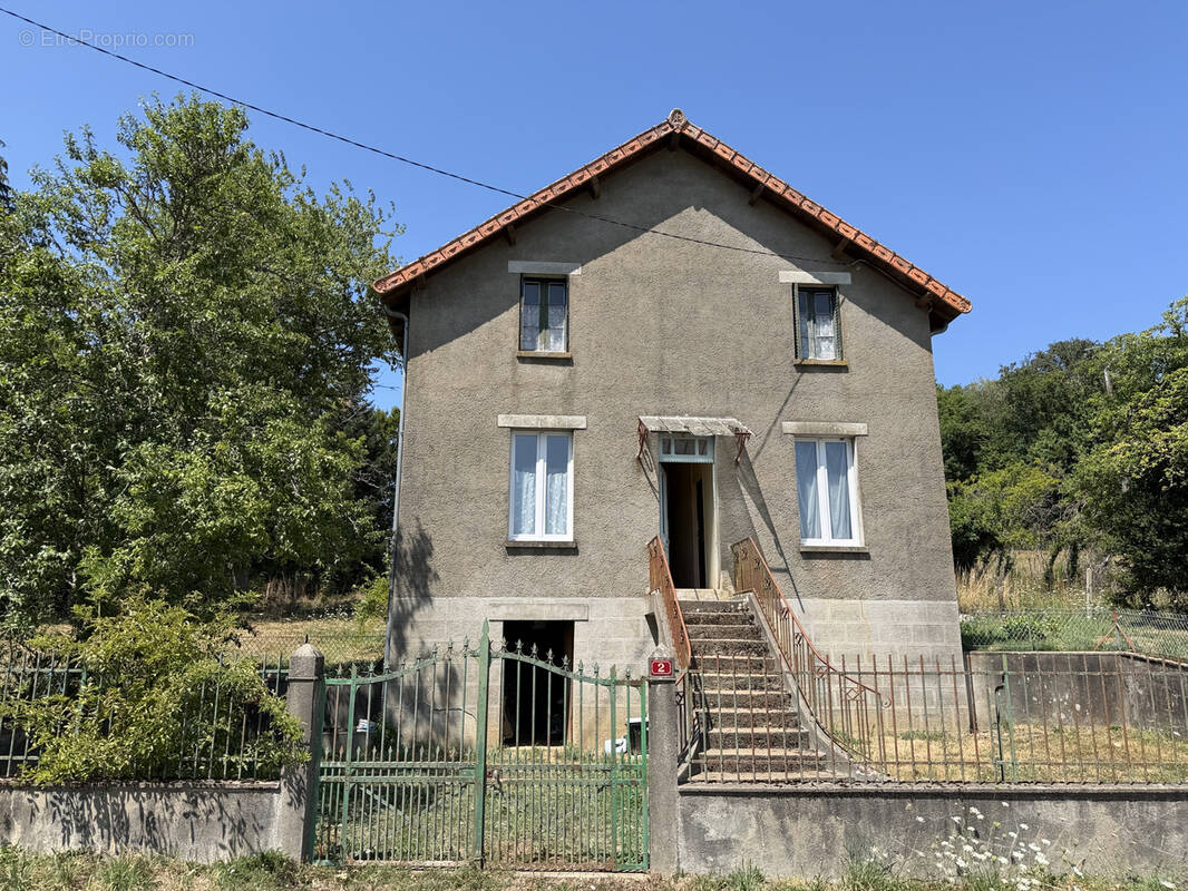 Maison à LES BILLANGES