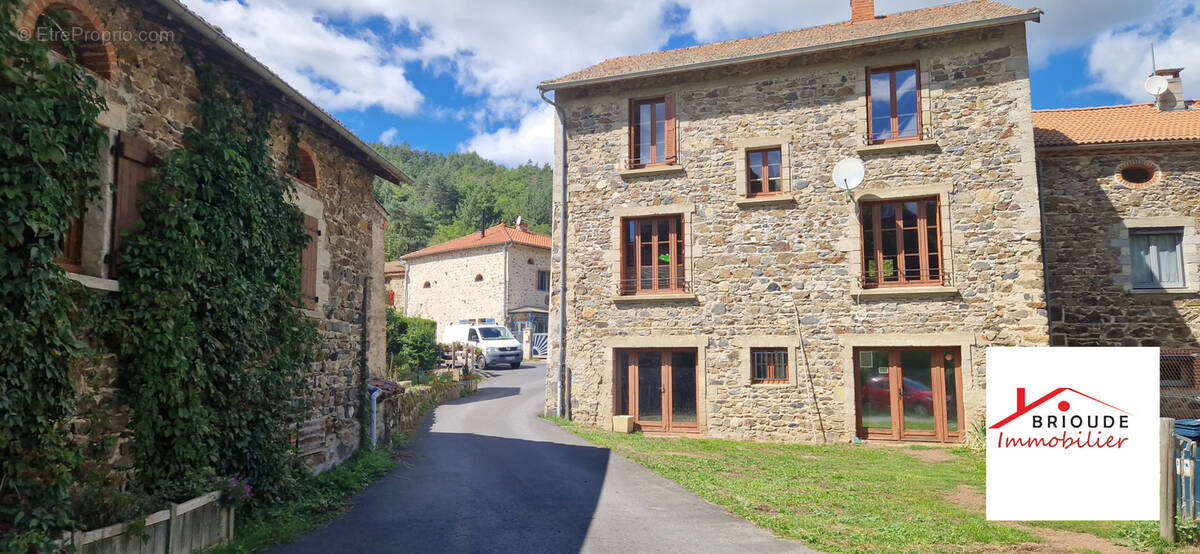 Maison à PAULHAGUET