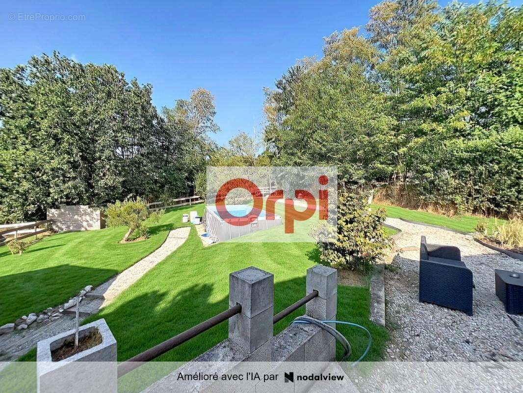 A 8 mn DE GRENADE  Grande Maison À Vendre + T2 - photo 2