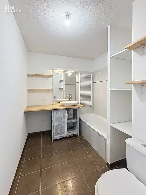 T2 de 44 M2 avec terrasse de 22 M2 étage élevé 69100 Villeurbanne - photo 7