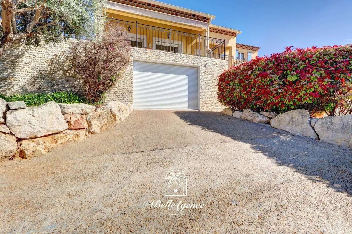 Maison à SAINT-LAURENT-DU-VAR