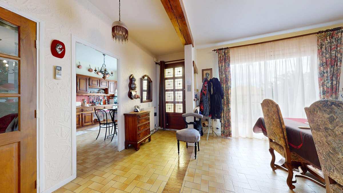 Maison à LA SALVETAT-SAINT-GILLES