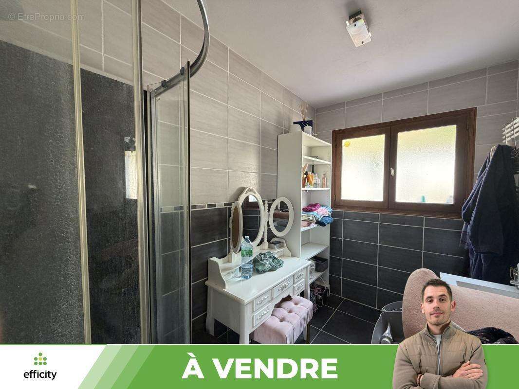 Maison 169 m² à Migne-Auxances  - photo 9