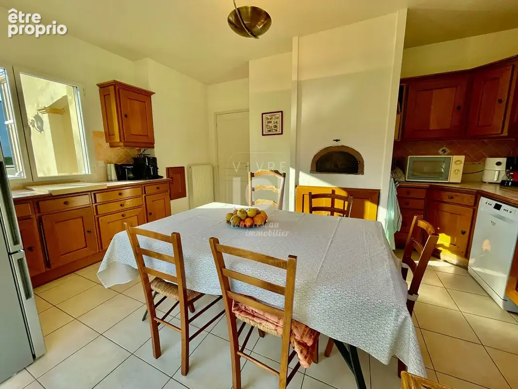 DEMEURE - La Chapelle Sur Erdre - 8 chambres - 311m² - photo 3