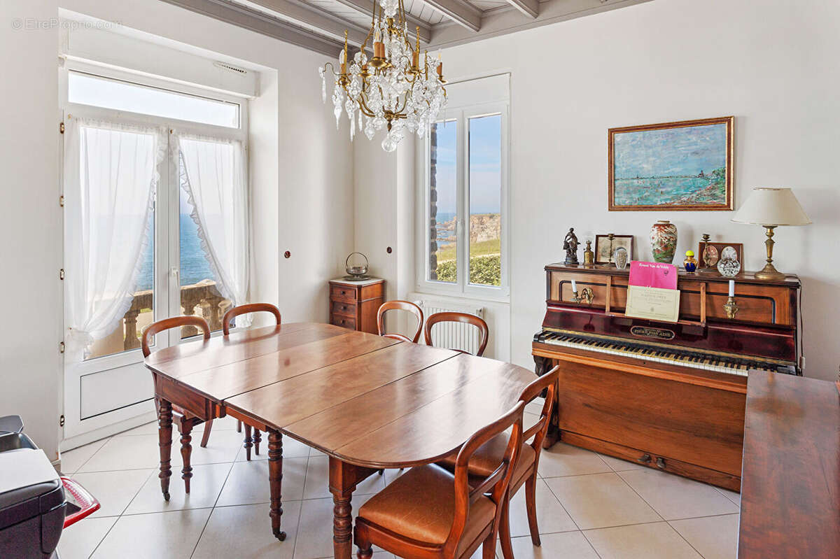 Maison à LE POULIGUEN