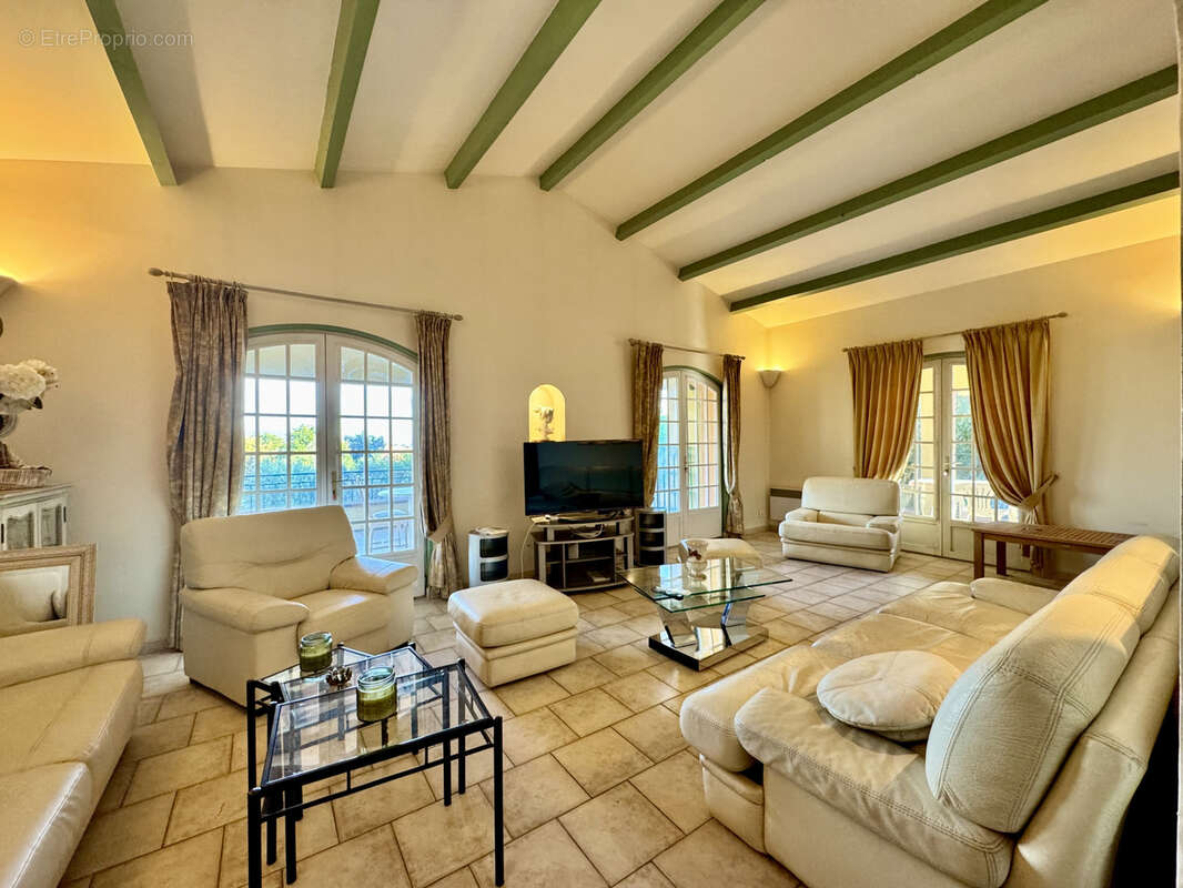 Maison à MANDELIEU-LA-NAPOULE