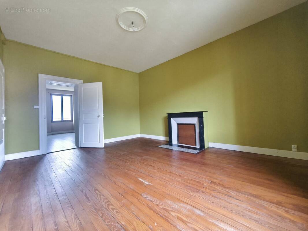 Appartement à BOUXIERES-AUX-CHENES