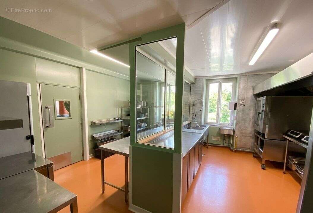 Commerce à CAZAUBON