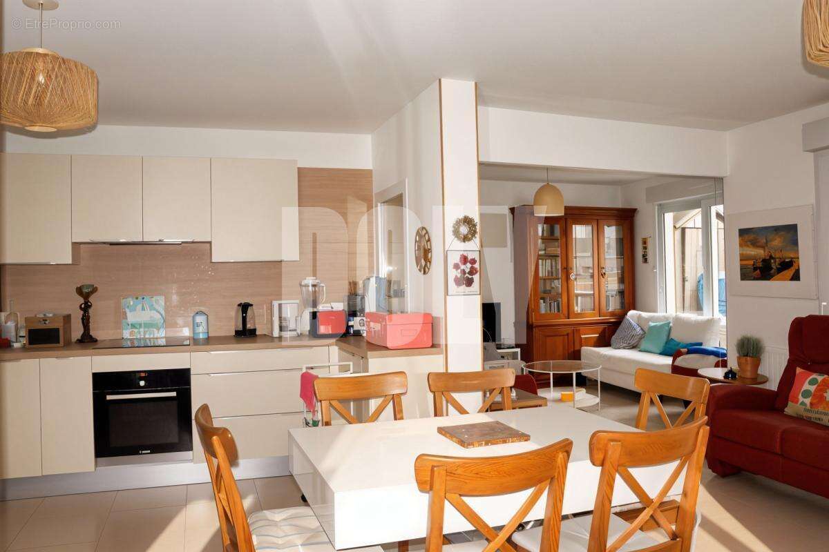 Appartement à CHILLY-MAZARIN