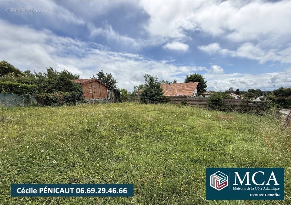 Photo Terrain à Saint-Lon-Les-Mines au prix de 85 000€