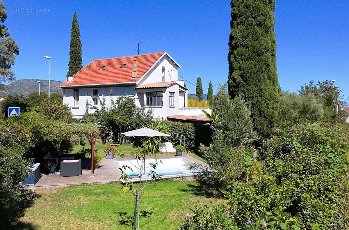 Maison à BORMES-LES-MIMOSAS