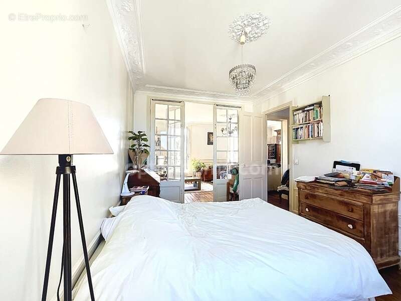 Appartement à LA GARENNE-COLOMBES