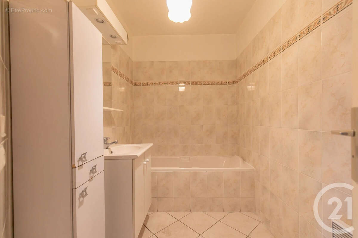 Appartement à SAINT-MAUR-DES-FOSSES